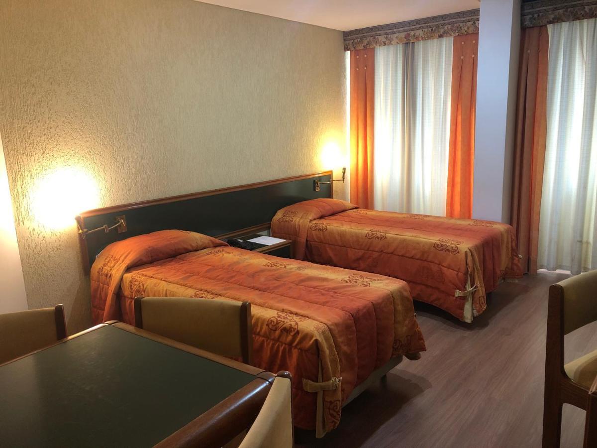 Duomo Park Hotel Curitiba Buitenkant foto